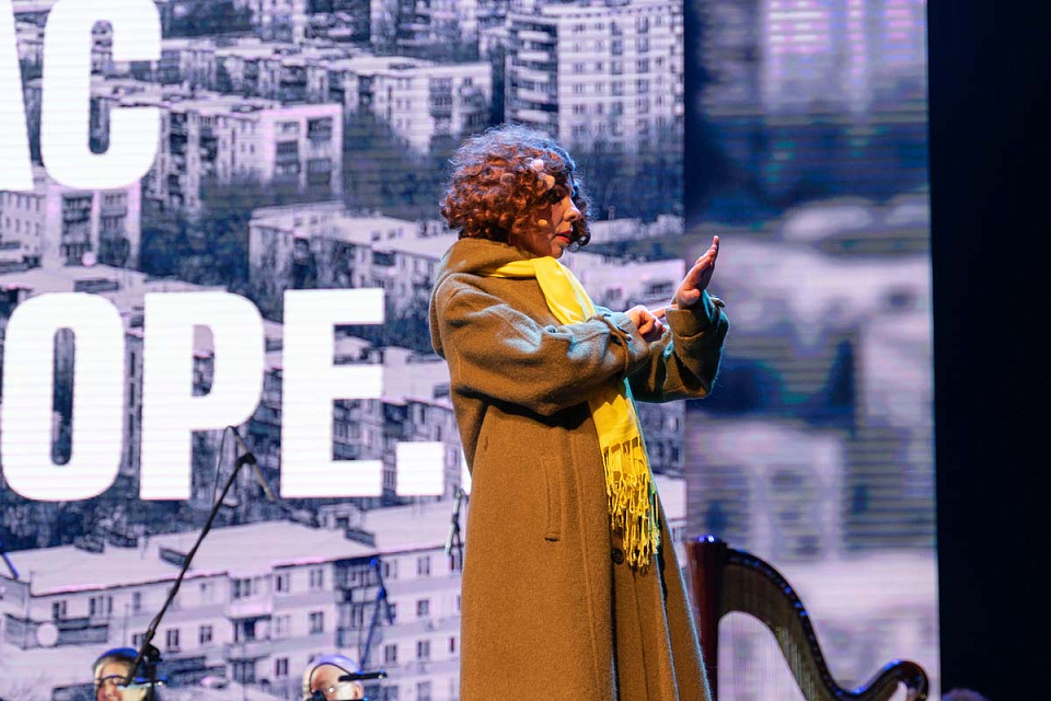 Мюзикл в духе 60-х «А у нас во дворе...» (театр эстрады «Янтарь-холл», г. Светлогорск), 26 Февраля 2023г. — фото 4