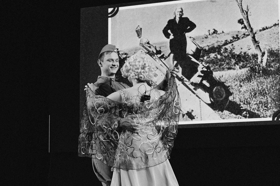 Концерт проекта "Поезд Победы" в исполнении солистов филармонии, Большой зал Екатерининского собрания, Санкт-Петербург, 18 Ноября 2025г. — фото 8