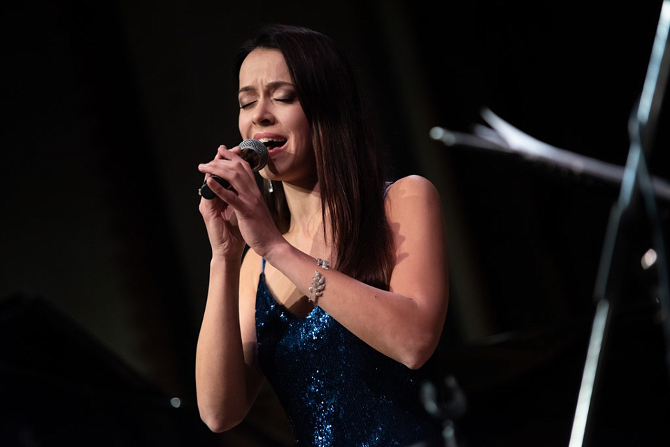 XIX МЕЖДУНАРОДНЫЙ ФЕСТИВАЛЬ "ДЖАЗ В ФИЛАРМОНИИ". ОКСАНА ВОЙТЕНКО И OXYJAZZ, 18 Ноября 2022г. — фото 6