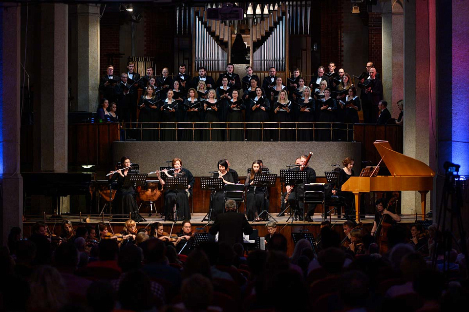 Открытие "Бахослужения": Хор "Мастера хорового пения" и музыканты филармонии, 22 Июля 2023г. — фото 6