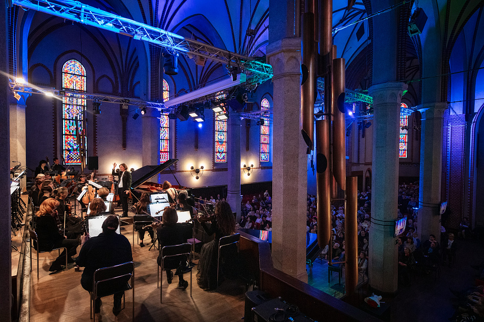 Второй концерт Рахманинова в исполнении Оркестра филармонии и Анны Ушаковой. "Русская музыка на Балтике" — фото 7