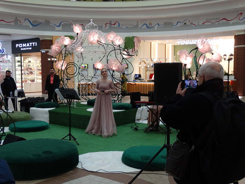 Мини-концерт солистов филармонии в ТРЦ «Европа», 14 Февраля 2024г. — фото 5