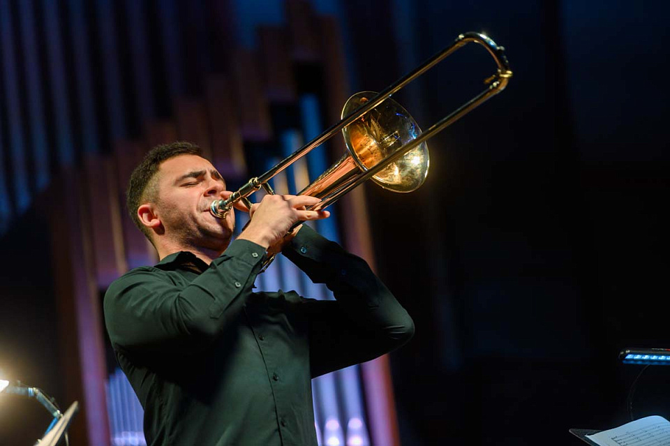 «МУЗЫКАЛЬНАЯ СБОРНАЯ РОССИИ». СИМФОНИЧЕСКИЙ КОНЦЕРТ из цикла к 65-летию Калининградской областной филармонии, 12 Октября 2024г. — фото 10