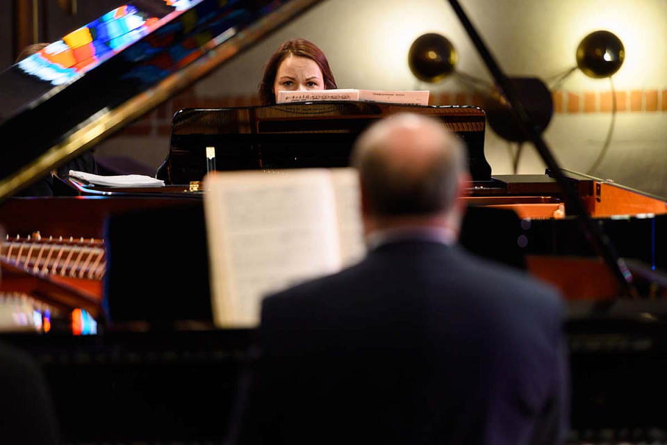 Рахманинов в 4 руки: А.Ушакова и А.Гиндин, «Русская музыка на Балтике», 13 Мая 2023г. — фото 9
