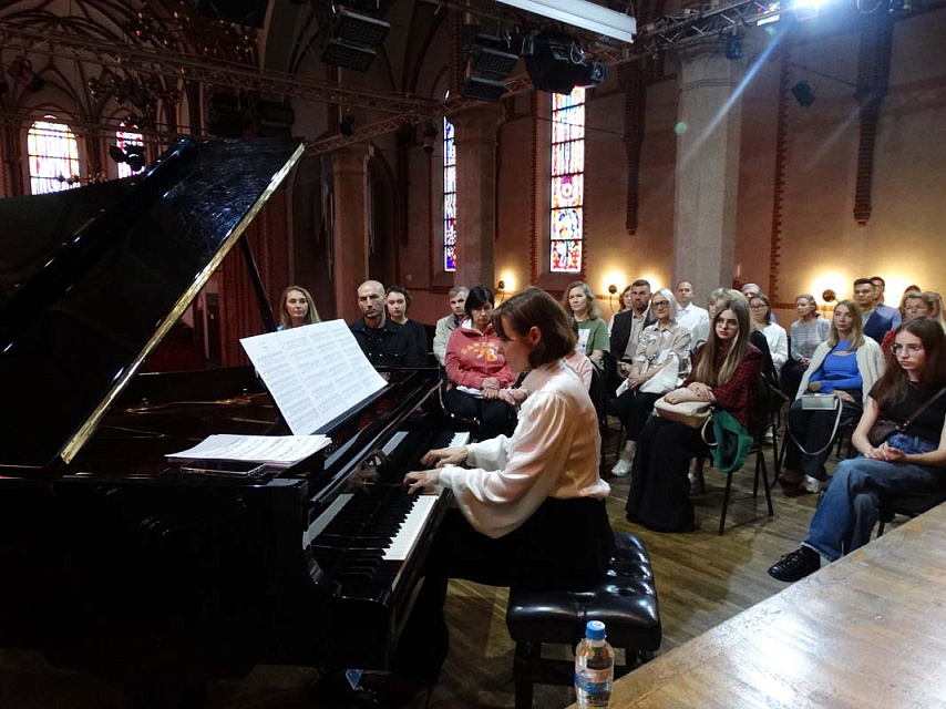 «Беседы у рояля», солистка Анна Ушакова, 23 Сентября 2023г. — фото 2