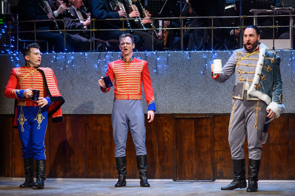 «Новогодний бал у Имре Кальмана», ПРЕМЬЕРА! Концертный духовой оркестр и солисты филармонии, 27 Декабря 2024г. — фото 24