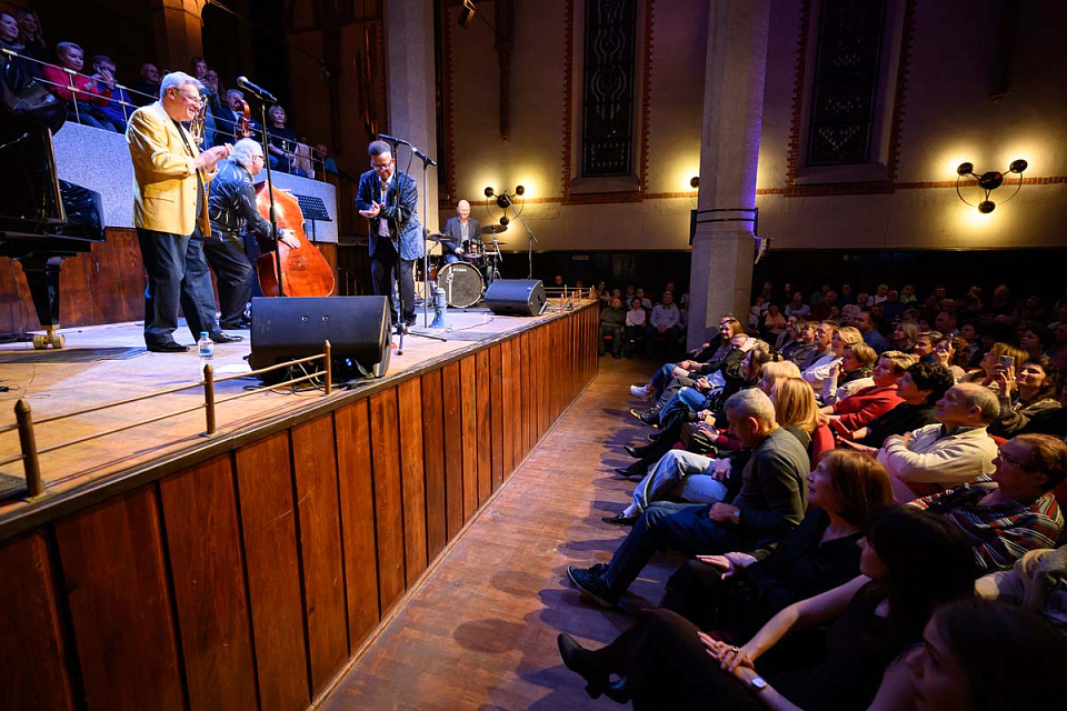 Стивен Митчелл и Джем-бенд Максима Пиганова, Международный фестиваль "Джаз в филармонии", 18 Ноября 2025г. — фото 13