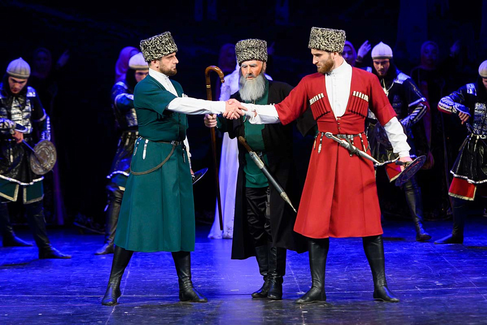 Государственный фольклорный ансамбль песни и танца «Нохчо», фестиваль «Русская музыка на Балтике», Драмтеатр, 14 Мая 2025г. — фото 22