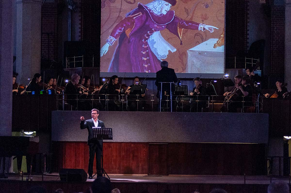 Павел Деревянко (Москва) и Камерный оркестр филармонии, «Сказки с оркестром», 22 Апреля 2023г. — фото 14