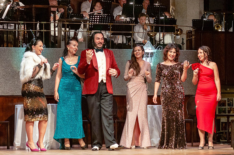 Французский шик, нотка артистизма и блестящий вокал, 16 Июля 2021г. — фото 13