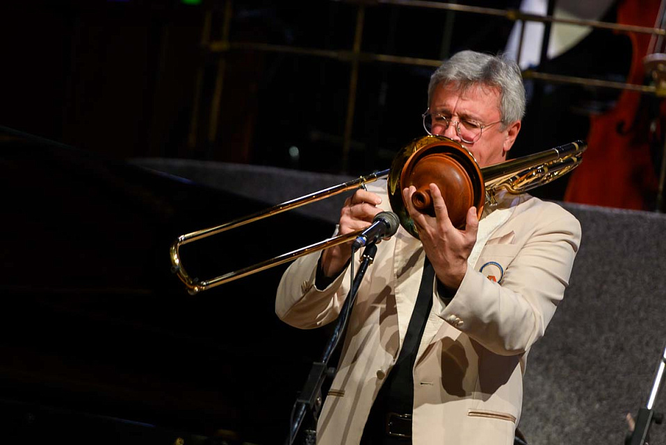 Концерт Государственного камерного оркестра джазовой музыки имени Олега Лундстрема, Международный фестиваль "Джаз в филармонии", 9 Ноября 2024г. — фото 19