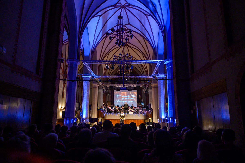 «Новогодний бал у Имре Кальмана», ПРЕМЬЕРА! Концертный духовой оркестр и солисты филармонии, 27 Декабря 2024г. — фото 10