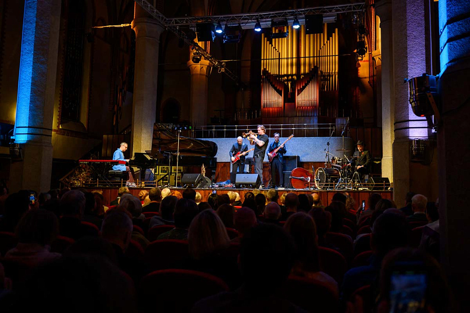 Вадим Эйленкриг и Eilenkrig Crew, Международный фестиваль "Джаз в филармонии", 16 Ноября 2025г. — фото 10