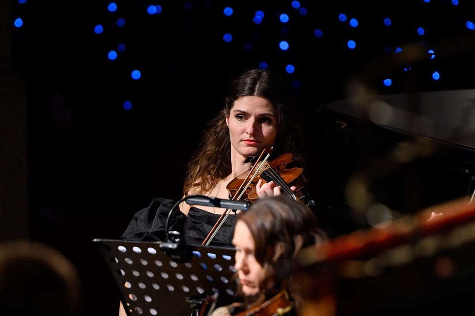 Концерт Камерного оркестра «В КОНЦЕРТНЫЙ ЗАЛ ЗА ВОЛШЕБСТВОМ!», 27 Декабря 2023г. — фото 7