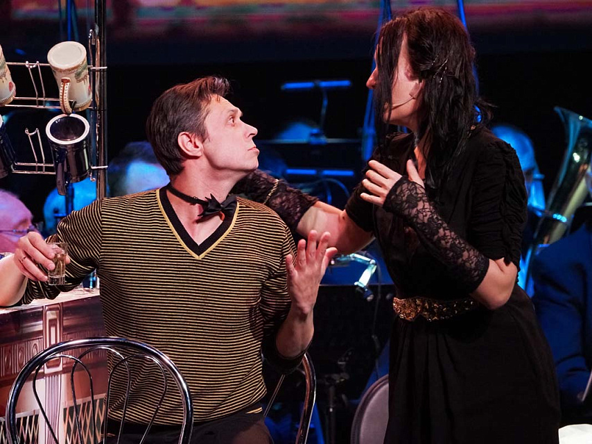 Мюзикл «Я подарю тебе Париж» (театр эстрады «Янтарь-холл», г. Светлогорск), 7 Марта 2023г. — фото 10