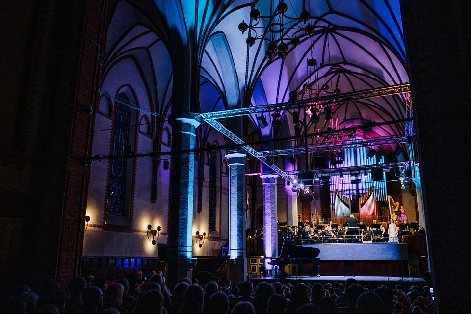 Гала-концерт Ко Дню артиста «Святая к музыке любовь...», Концертный духовой оркестр и солисты филармонии, 17 Января 2026г. — фото 10