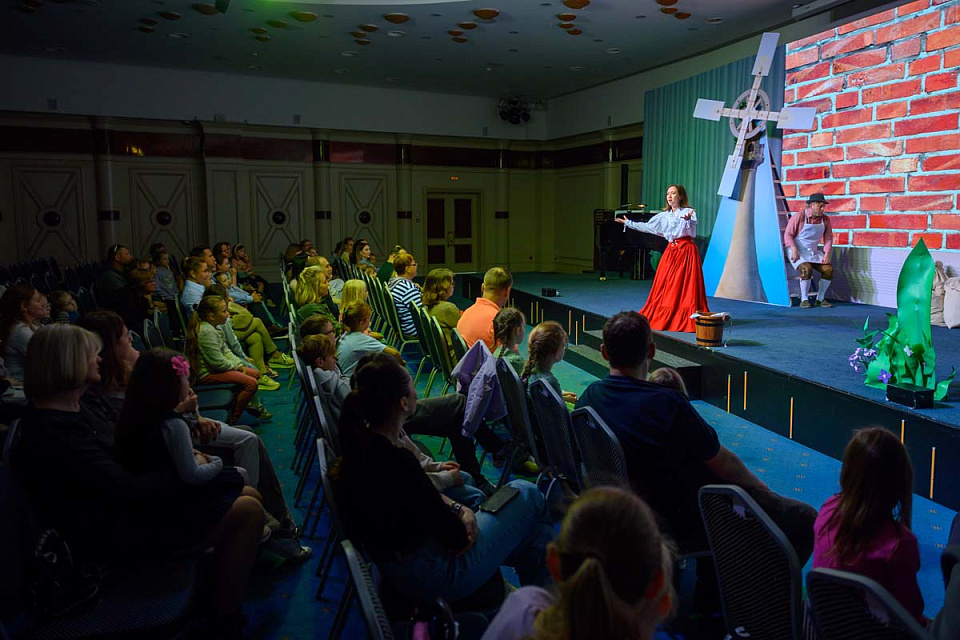 Музыкальная сказка "Рапунцель" в театры эстрады "Янтарь-холл", г. Светлогорск, 12 Мая 2024г. — фото 6