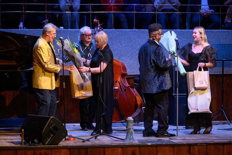 Стивен Митчелл и Джем-бенд Максима Пиганова, Международный фестиваль "Джаз в филармонии", 18 Ноября 2025г. — фото 17