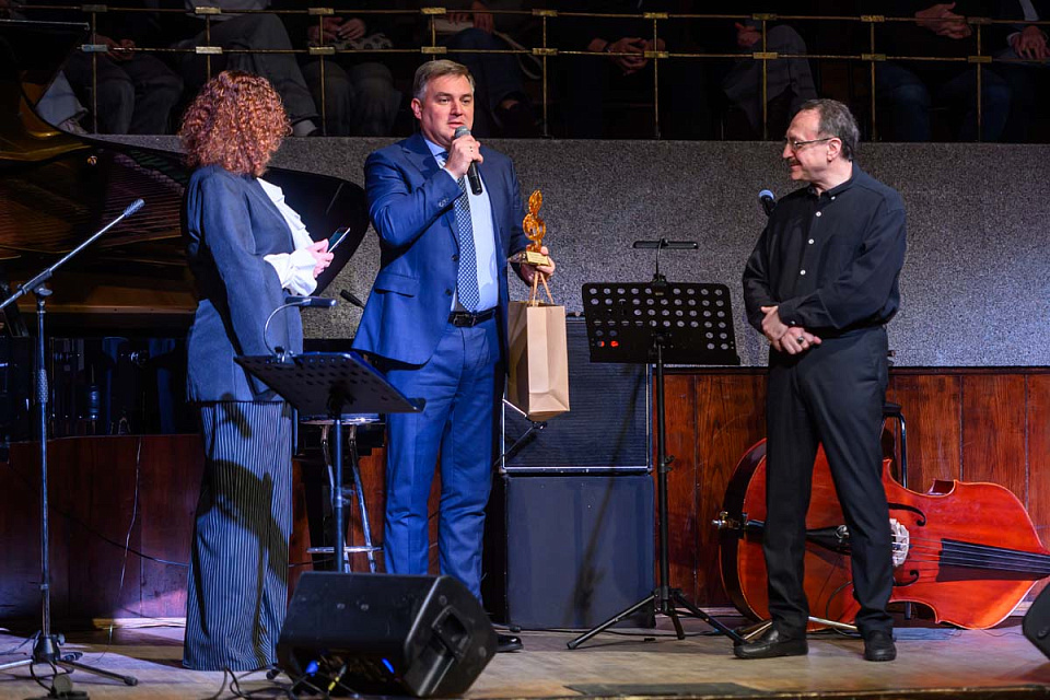 Даниил Крамер с программой MUSICA LATINA, Международный фестиваль "Джаз в филармонии", 14 Ноября 2025г. — фото 2