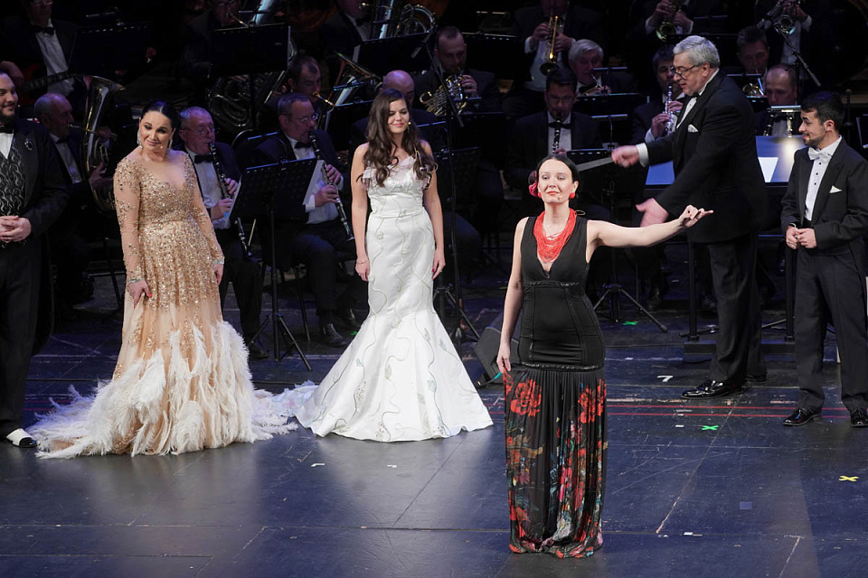 В Драмтеатре состоялся грандиозный гала-концерт «Опера, оперетта, мюзикл...», 12 Мая 2021г. — фото 87