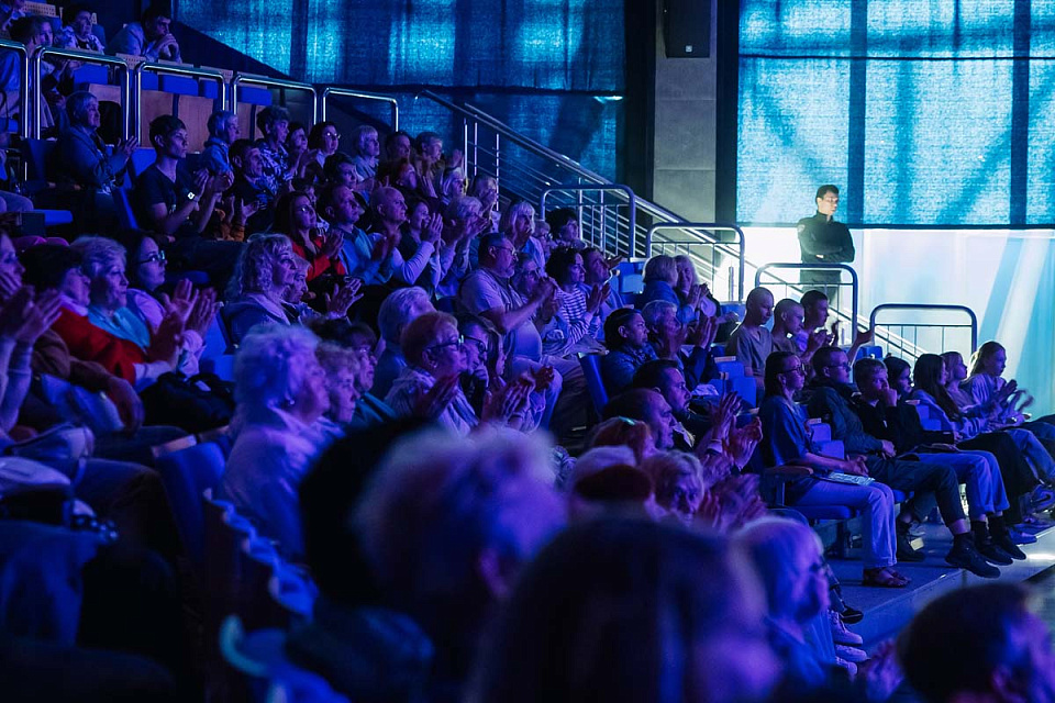 Музыкальный спектакль "Раскинулось море широко", театр эстрады "Янтарь-холл", Светлогорск, 22 Июня 2025г. — фото 26