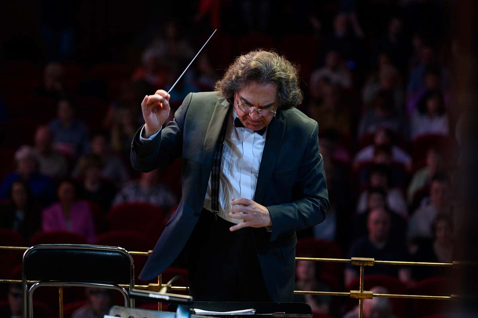 Камерный оркестр и солисты филармонии, дирижёр Фахраддин Керимов, фестиваль "Русская музыка на Балтике", 18 Мая 2024г. — фото 11