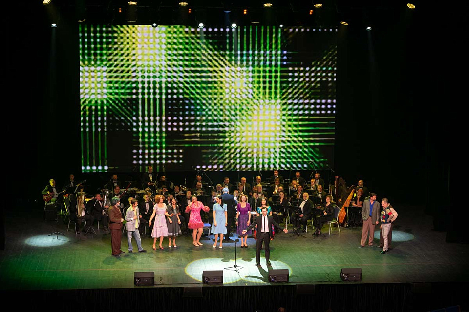 Мюзикл в духе 60-х «А у нас во дворе...» (театр эстрады «Янтарь-холл», г. Светлогорск), 26 Февраля 2023г. — фото 14