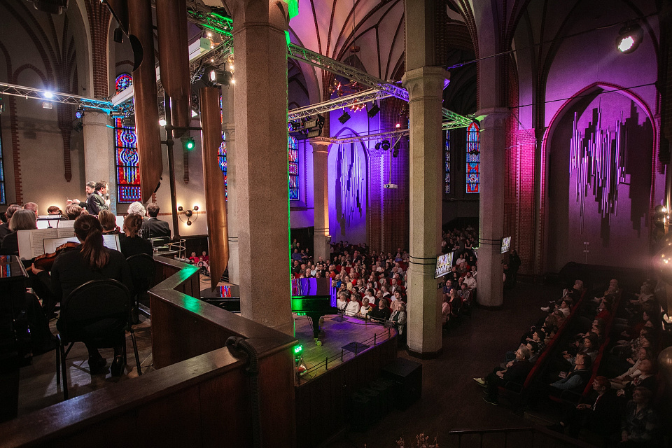 Народный артист России Евгений Князев, Госоркестр России, дирижёр Д.Юровский в проекте «Лебединое озеро», «Русская музыка на Балтике», 7 апреля 2026г. — фото 2