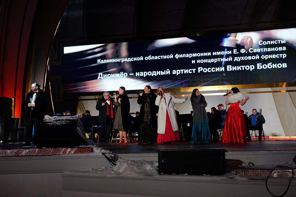 Выступление солистов и оркестра филармонии на Международной выставке-форуме"Россия" (Москва, ВДНХ), 24 Декабря 2023г. — фото 5