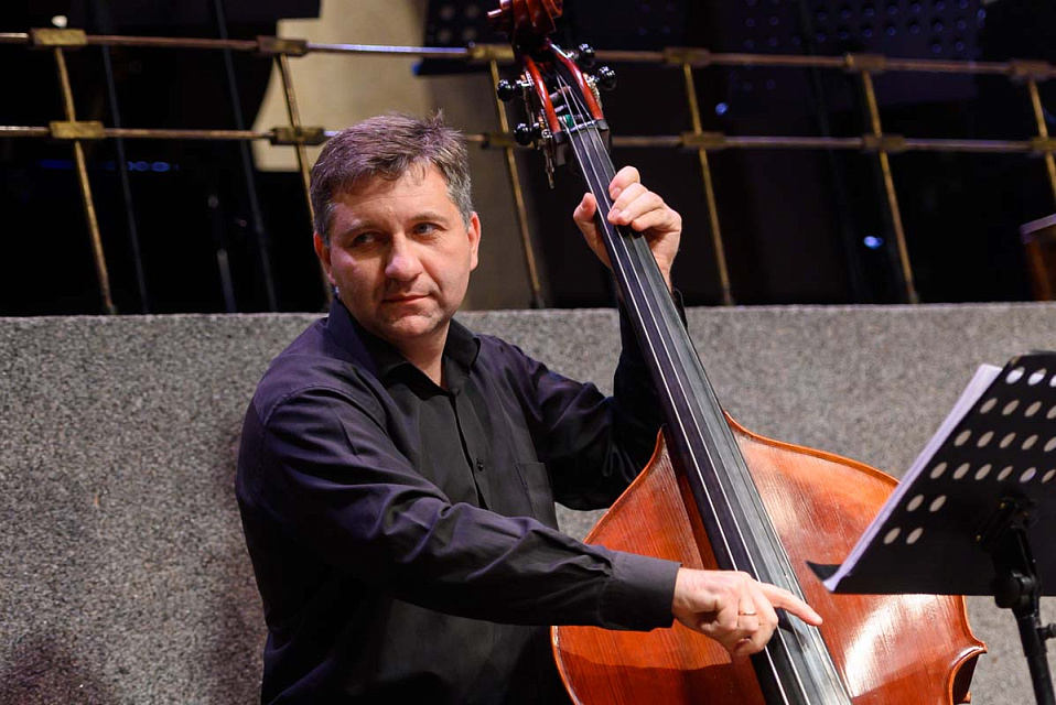 Международный фестиваль «Джаз в филармонии», Ансамбли «ЗВУК» (Москва) и «Акцент» (Калининград), 16 Ноября 2024г. — фото 12