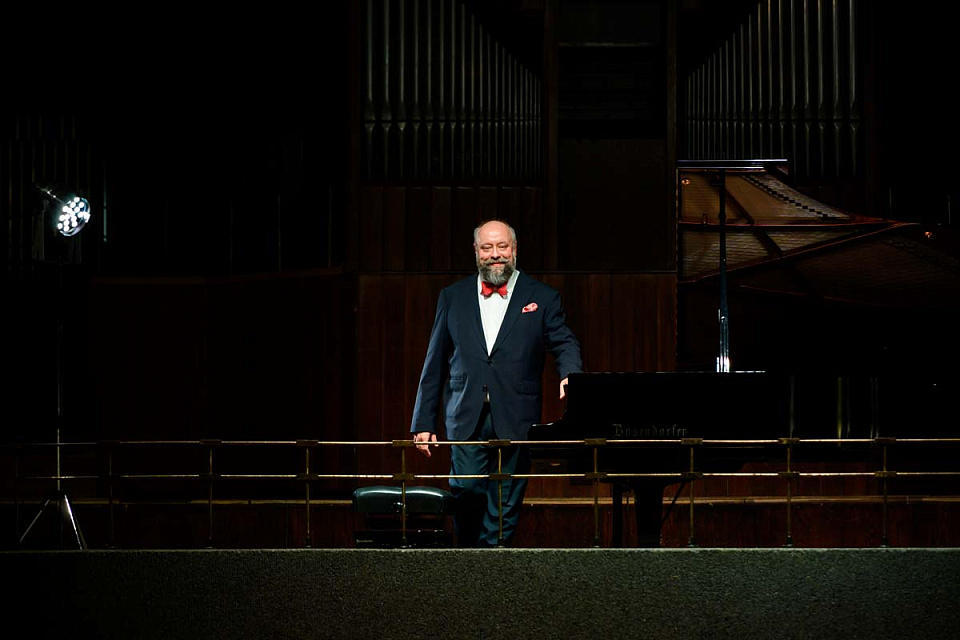 Заслуженный артист России Александр Гиндин. Международный фестиваль «Музыкальная весна», 19 Марта 2024г. — фото 5