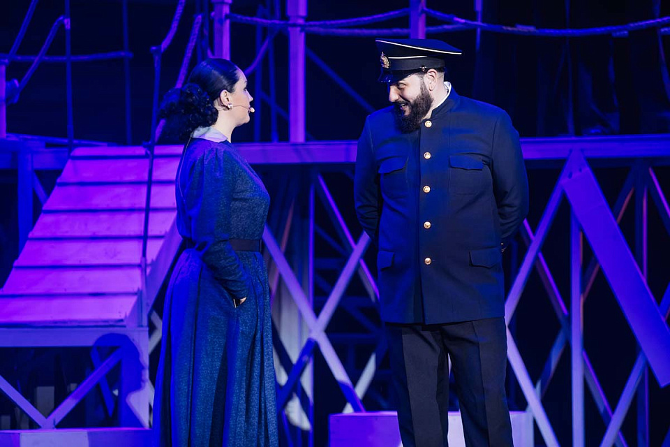 Музыкальный спектакль "Раскинулось море широко", театр эстрады "Янтарь-холл", Светлогорск, 22 Июня 2025г. — фото 13