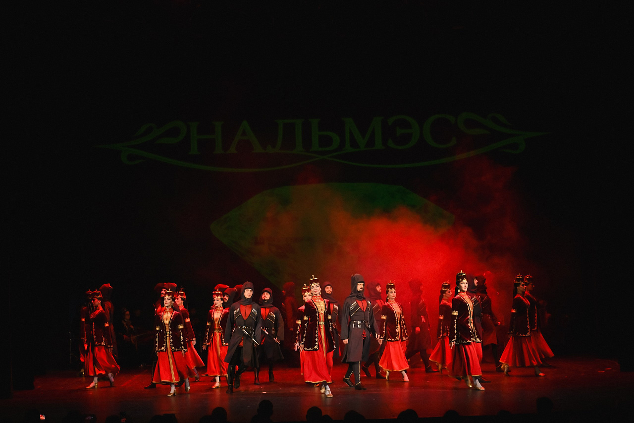 Танцевальный ансамбль «Нальмэс». «Русская музыка на Балтике»