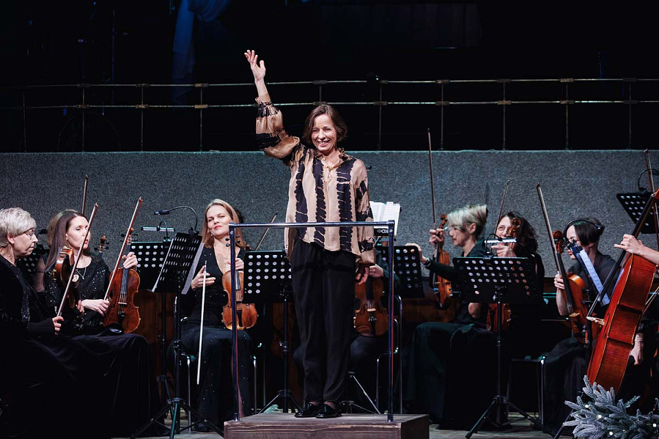 "Новый год с Камерным оркестром: от Штрауса до Цфасмана", Камерный оркестр, солисты филармонии, дирижёр Е.Толкачёва, 5 Января 2026г. — фото 2