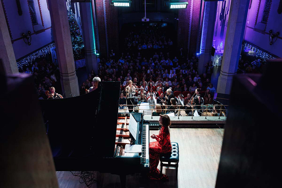 "Новый год с Камерным оркестром: от Штрауса до Цфасмана", Камерный оркестр, солисты филармонии, дирижёр Е.Толкачёва, 5 Января 2026г. — фото 11