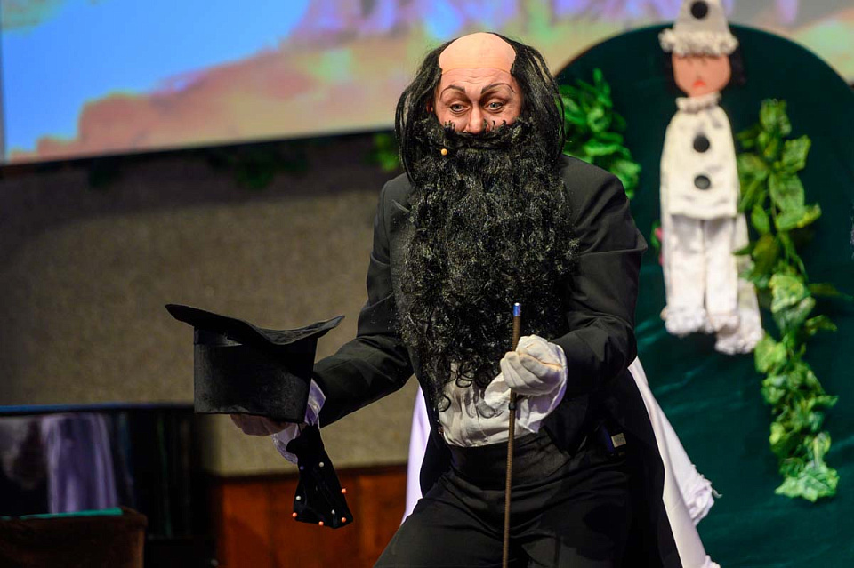 МУЗЫКАЛЬНЫЙ СПЕКТАКЛЬ «ПРИКЛЮЧЕНИЯ БУРАТИНО» к 65-летию Калининградской областной филармонии, 6 Октября 2024г. — фото 9