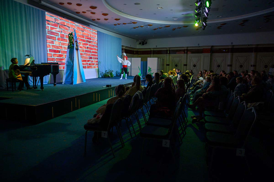 Музыкальная сказка "Рапунцель" в театры эстрады "Янтарь-холл", г. Светлогорск, 12 Мая 2024г. — фото 19