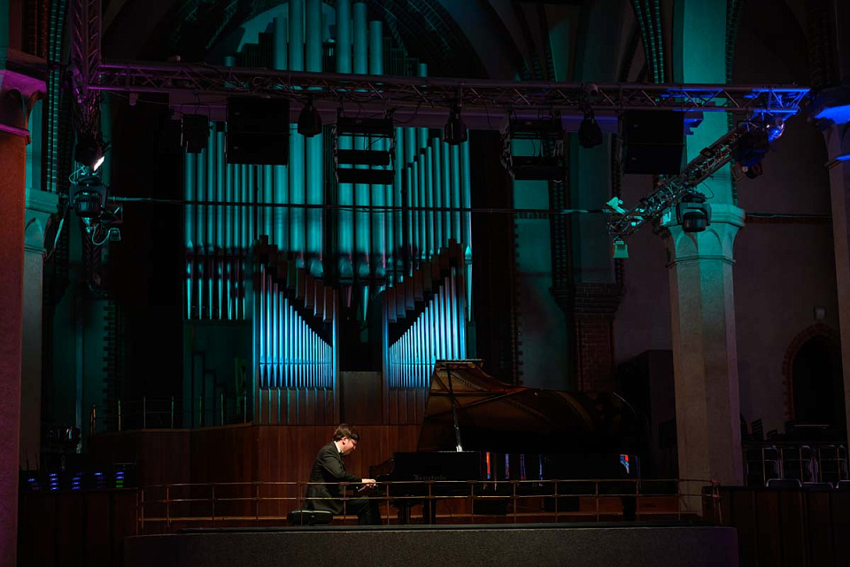 Юлиан Семёнов-Брайди с программой «Шопен, Рахманинов. 12 мгновений весны», фестиваль «Музыкальная весна», 28 Марта 2026г. — фото 10