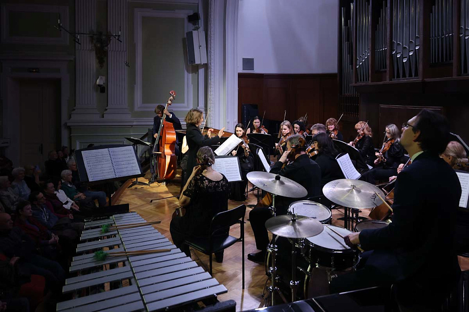 Камерный оркестр и Трио А.Маслова, дирижёр Елена Толкачёва, Малый зал Московской государственной консерватории, 23 Ноября 2025г. — фото 9