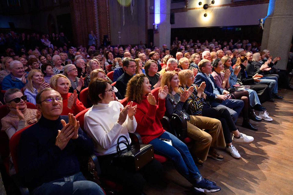 Финал Международного фестиваля «Джаз в филармонии», джазовая дуэль, Д. Крамер, В. Гроховский, 17 Ноября 2024г. — фото 17
