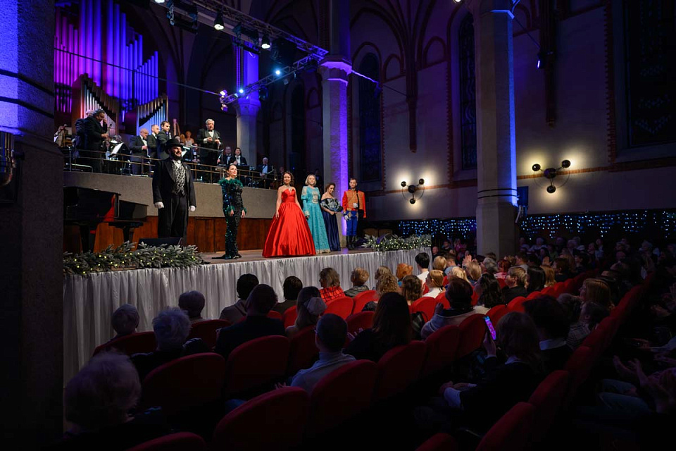 "Новогодний бал у Имре Кальмана" ,Концертный духовой оркестр и солисты филармонии, 28 Декабря 2025г. — фото 25