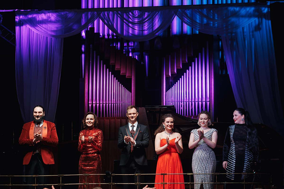 "Новый год с Камерным оркестром: от Штрауса до Цфасмана", Камерный оркестр, солисты филармонии, дирижёр Е.Толкачёва, 5 Января 2026г. — фото 15