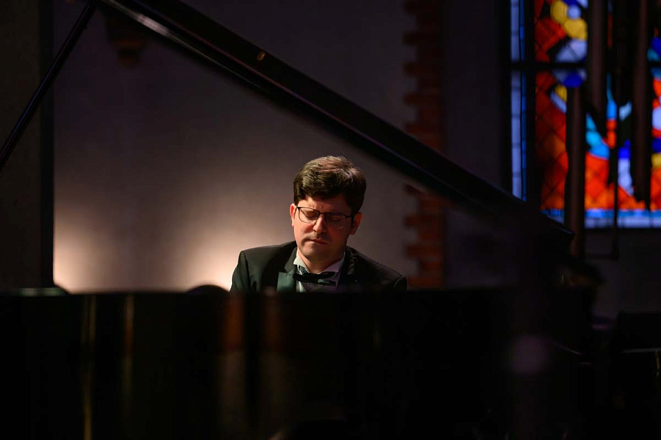 Юлиан Семёнов-Брайди с программой «Шопен, Рахманинов. 12 мгновений весны», фестиваль «Музыкальная весна», 28 Марта 2026г. — фото 2