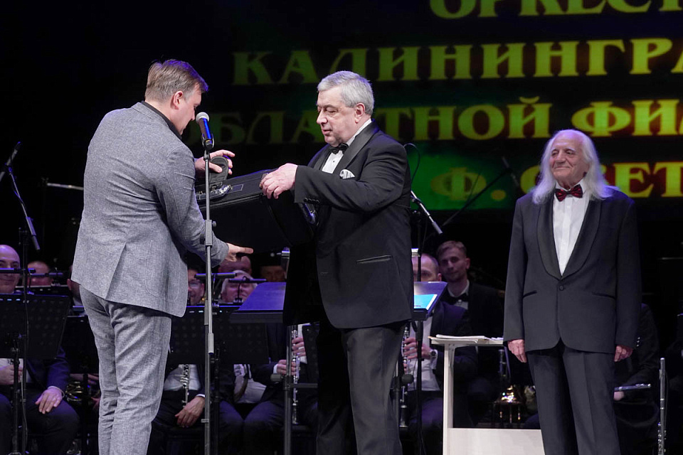 В Драмтеатре состоялся грандиозный гала-концерт «Опера, оперетта, мюзикл...», 12 Мая 2021г. — фото 21