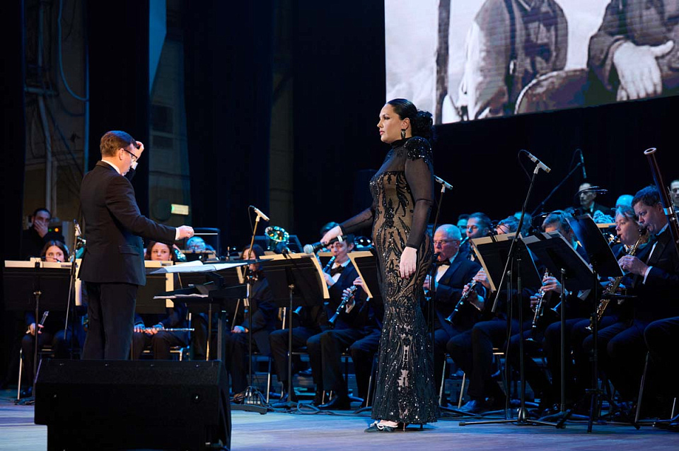 Финальный концерт проекта "Поезд Победы" в исполнении солистов филармонии, Тульского Губернаторского духового оркестра, Тула, 3 Декабря 2025г. — фото 12