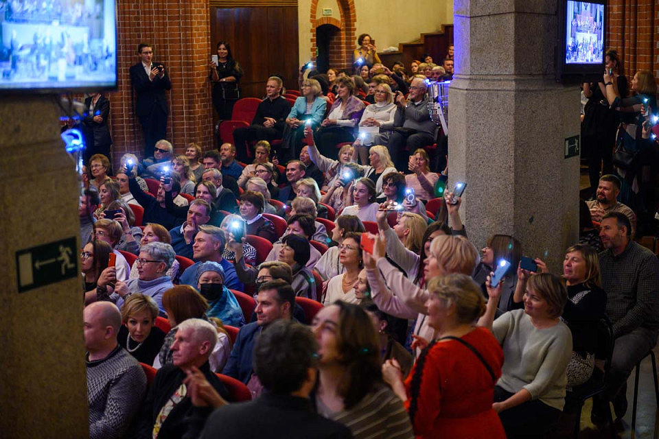 "Джаз в филармонии": "Я БУДУ ПЕТЬ ТЕБЕ КАК ФРЭНК", 12 Ноября 2023г. — фото 16