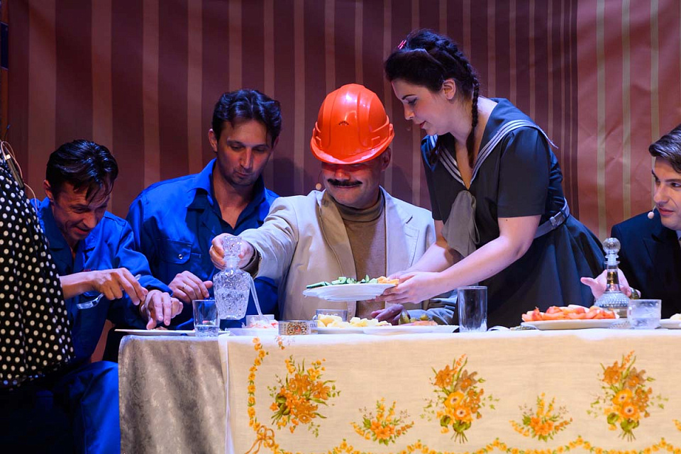 Театрализованное шоу, мюзикл в духе 60-х "А у нас во дворе...", 30 Июня 2024г. — фото 32