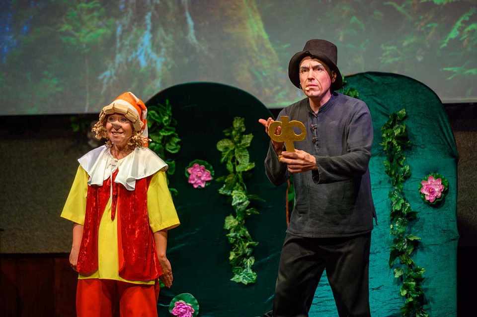 МУЗЫКАЛЬНЫЙ СПЕКТАКЛЬ «ПРИКЛЮЧЕНИЯ БУРАТИНО» к 65-летию Калининградской областной филармонии, 6 Октября 2024г. — фото 20