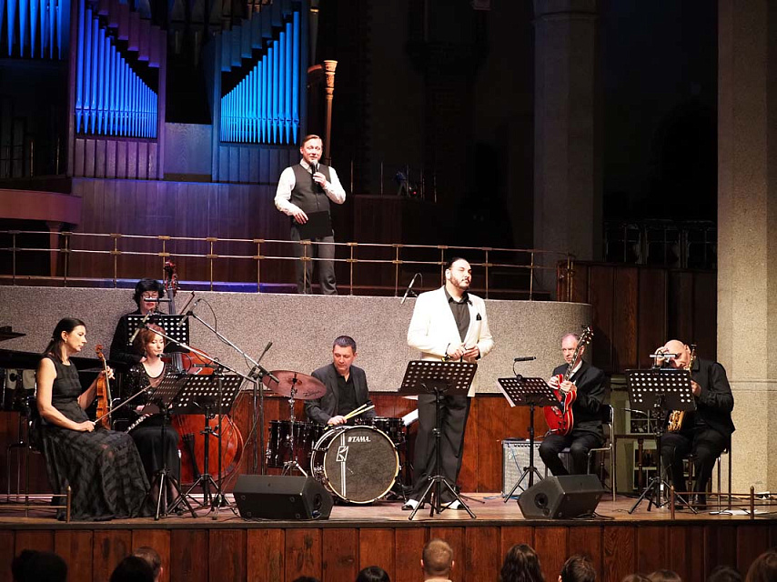 Концерт «ФРЭНК СИНАТРА»,абонемент «Арт-проект Александра Дудницкого» «Молодежной академии искусств» филармонии, 23 Мая 2024г. — фото 2